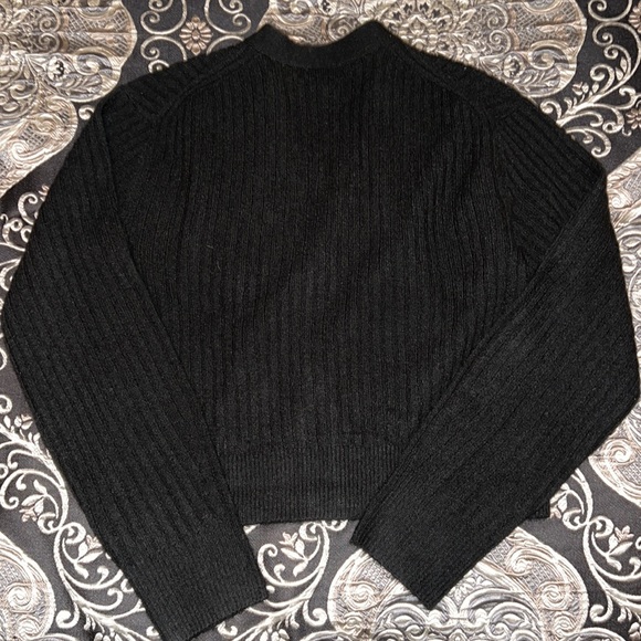 H&M Ribbed Knit Cardigan - Picture 2 of 3
